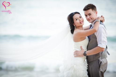 Khun Nina & Khun Alex